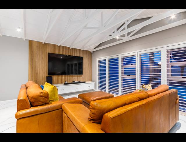 6 BEDROOM FREEHOLD FOR SALE IN TIJGERHOF